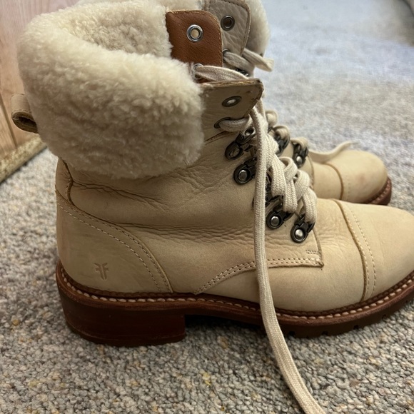 Frye Women’s Samantha Hiking Weatherproof Boot (Cream) - Size 7.5 - Picture 3 of 5